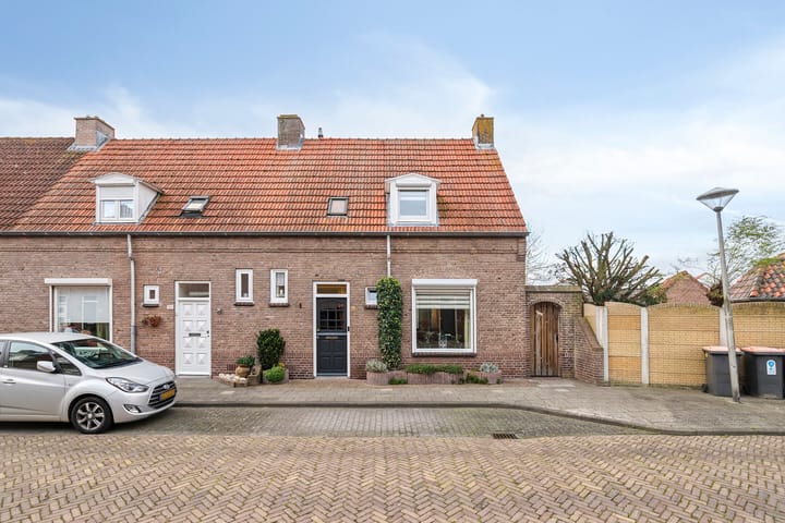 Photo de la maison Jan van Bruhezestraat 15, Steenbergen