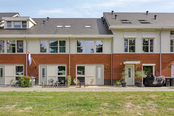 Photo of property Jan van Duivenvoordepad 24, Brielle