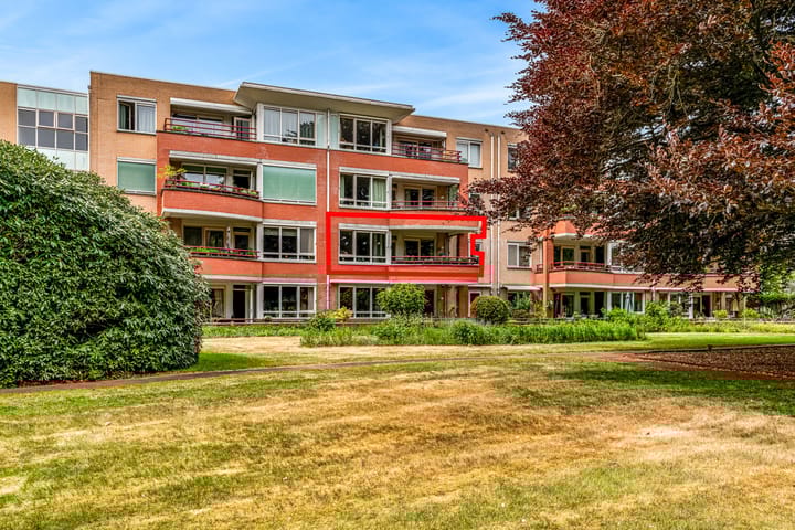 Photo of property Jan van Eycklaan 226, Bilthoven