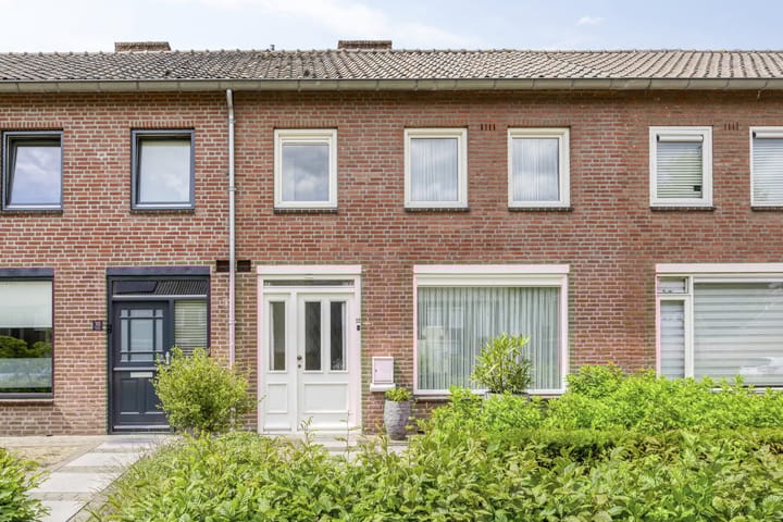 Jan van Galenstraat 12 in Oirschot