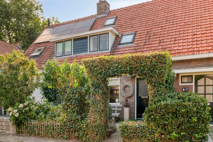 Photo of property Jan van Galenstraat 3, Meppel