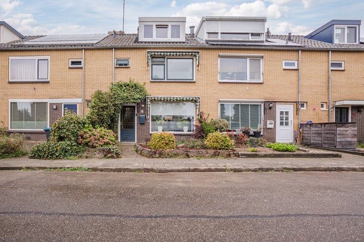 Photo of property Jan van Riebeeckstraat 18, Rheden