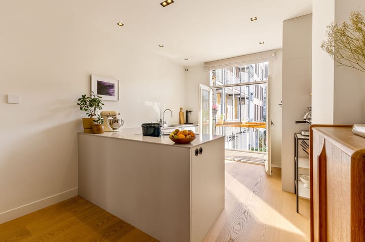 Jan van Riebeekstraat 3-1 in Amsterdam