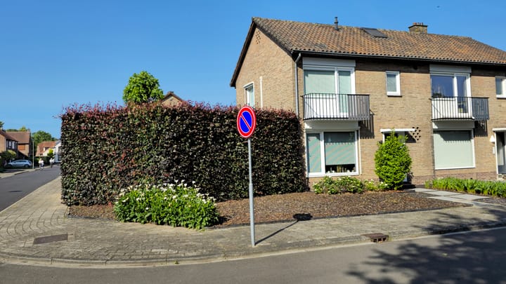 Jan van Valkenburgstraat 20 in Born foto