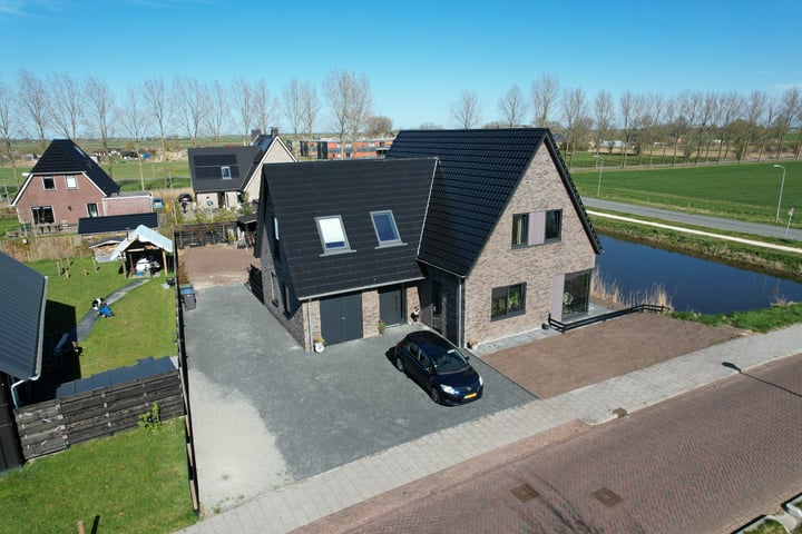 Photo of property Jan Wiegersstraat 39, Ten Boer