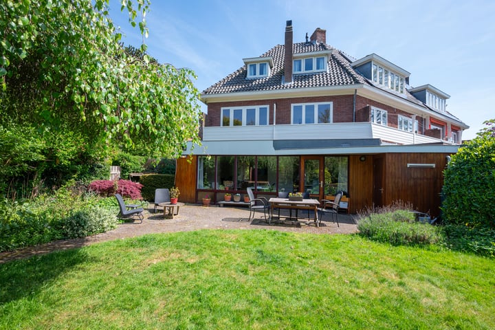 Jan Willem Frisolaan 8 in Overveen