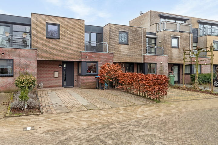 Jasmijnberg 9 in Roosendaal