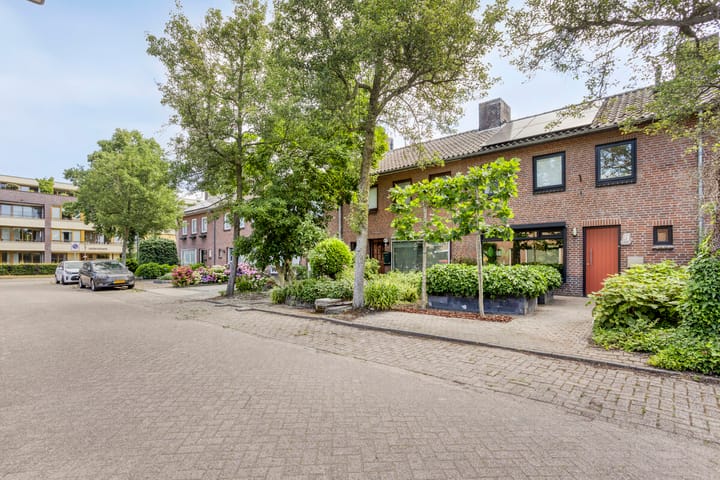 Photo of property Jasmijnstraat 9, Son en Breugel