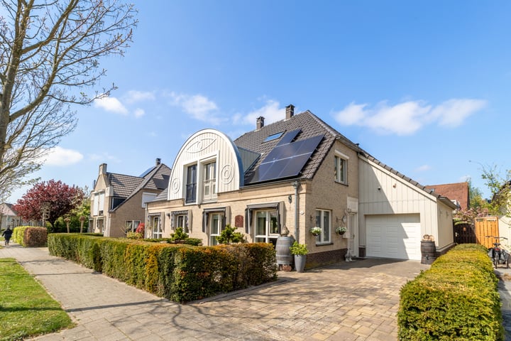 Photo of property Jean-Louis Pisuisselaan 33, Beverwijk