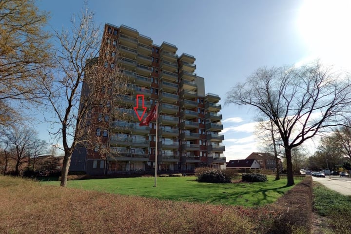 Photo of property Jennerstraat 74, Hoogeveen