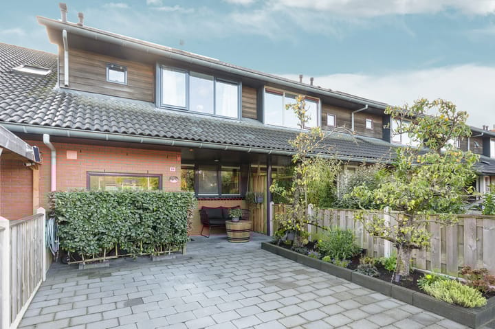 Jeroen Boschplantsoen 98 in Almere