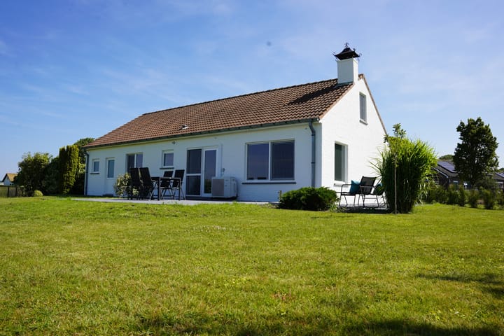Photo of property Jhr. Mr. de Casembrootstraat 27, Groede