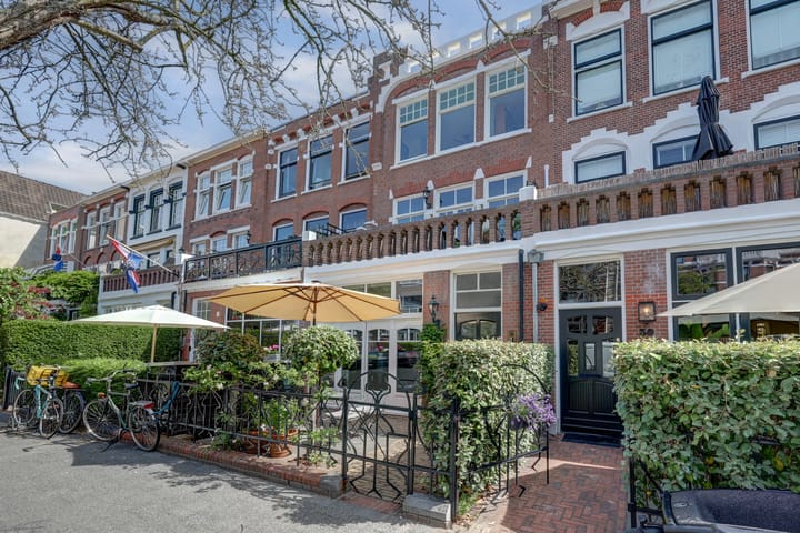 Photo of property Joan Maetsuyckerstraat 28, 's-Gravenhage