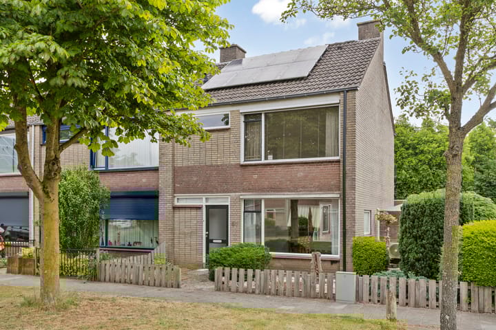 Photo of property Joeri Gagarinstraat 61, Berghem
