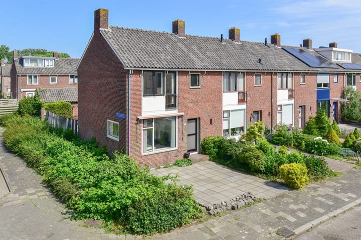 Photo of property Johan de Wittlaan 44, Uithoorn