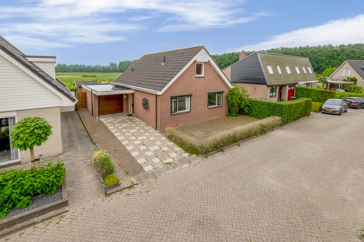 Johan Frisolaan 38 in Den Bommel