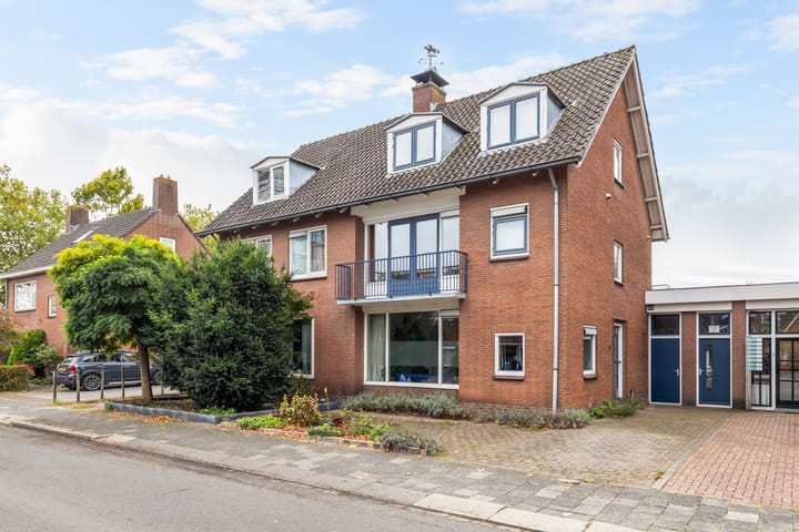 Photo of property Johan v Oldenbarneveltlaan 7, Woerden