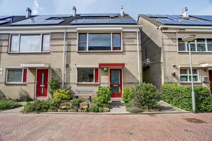 Johanna Naber-erf 336 in Dordrecht