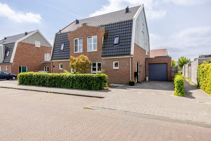 Johannes Doustraat 1 in Middenbeemster