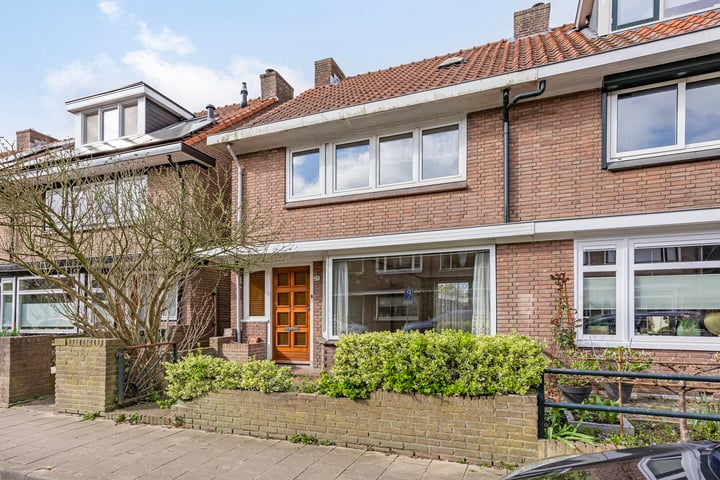 Photo of property Johannes Sinthenstraat 25, Deventer