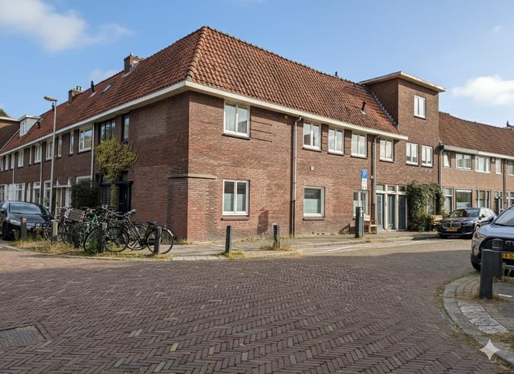 Photo of property Johannes Uitenbogaertstraat 2, Utrecht