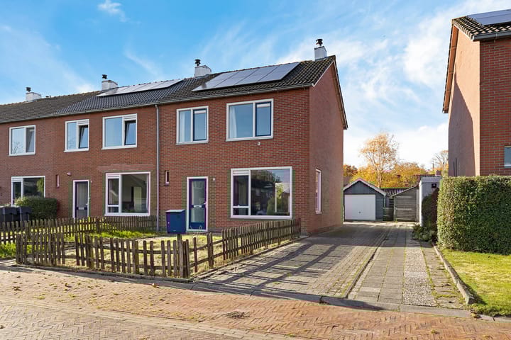 Photo of property John F Kennedy-laan 18, Usquert