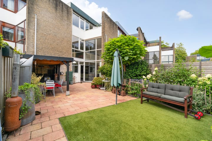 Photo of property John F. Kennedyplantsoen 60, Voorschoten