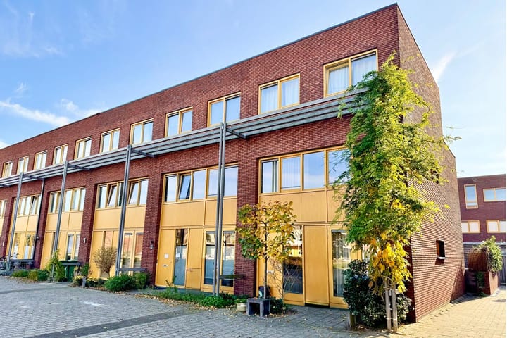 Photo of property John Lennonstraat 20, Lent