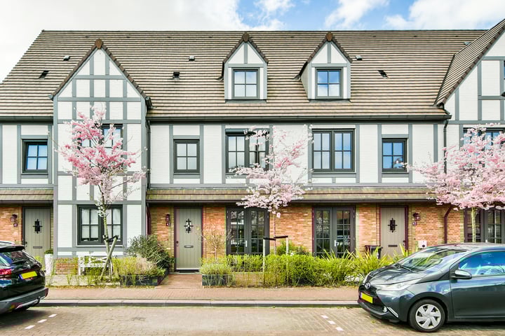 Photo of property John Miltonlaan 42, Hoofddorp