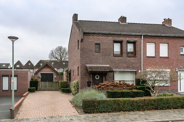 Jonker Cluttstraat 33 in Brunssum