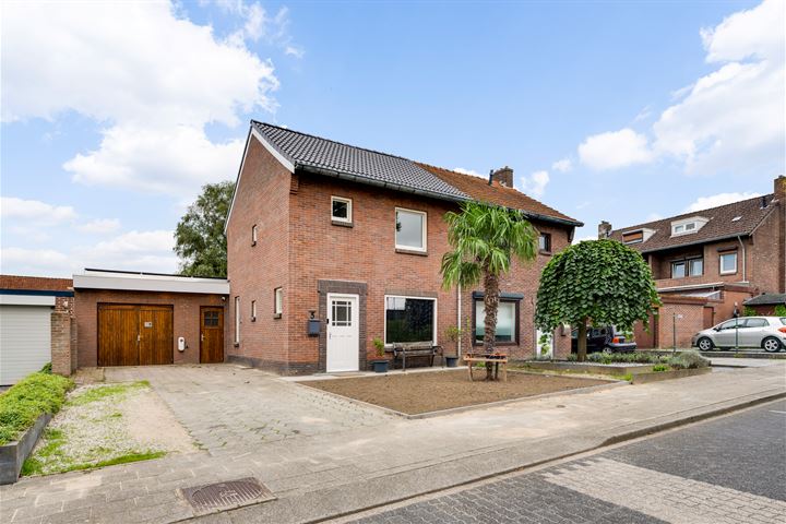 Jonker van Weerststraat 5 in Brunssum