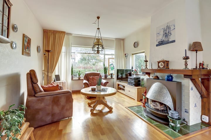 Photo of property Jonkheer A.F. de Savornin Lohmanstraat 32, Harlingen