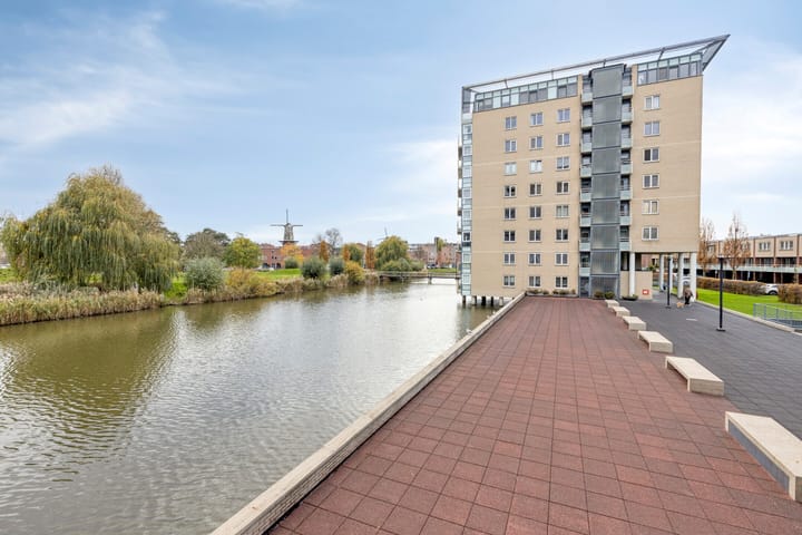 Joop den Uyllaan 105 in Schiedam