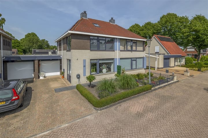 Joop den Uyllaan 21 in Veendam