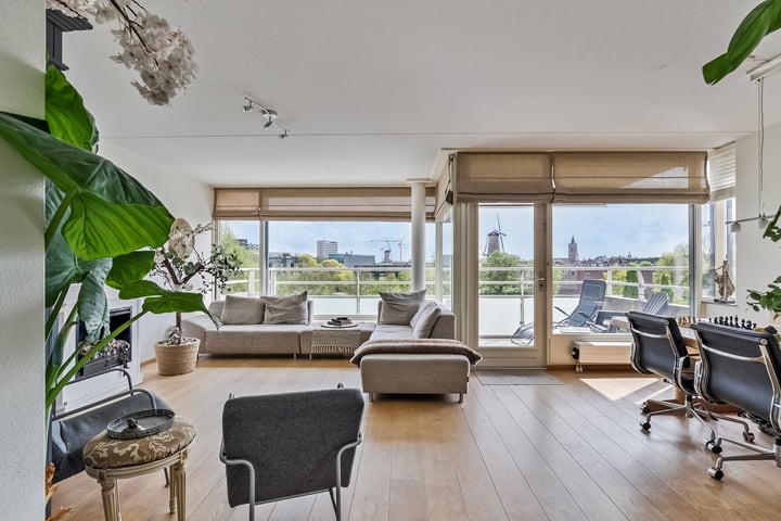 Joop den Uyllaan 67 in Schiedam