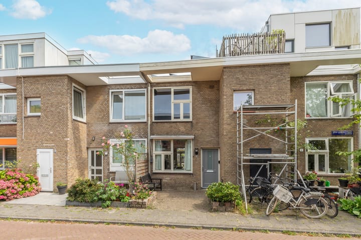 Joop IJisbergstraat 2 in Amsterdam