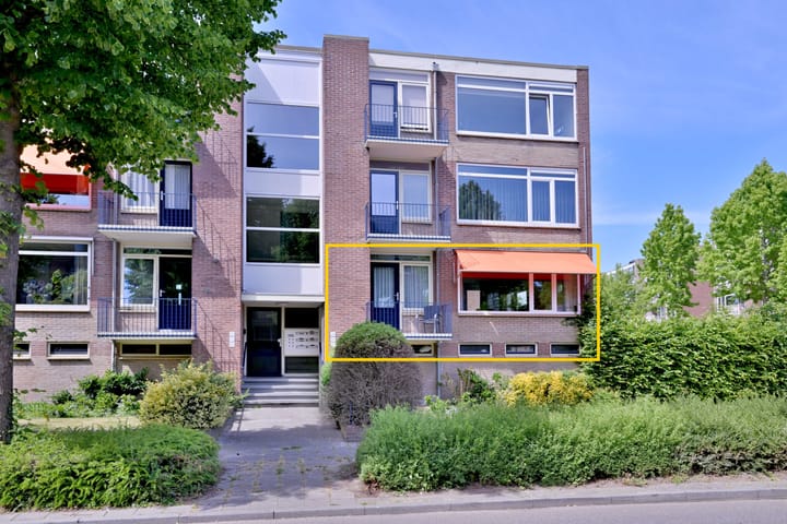 Photo of property Joost van den Vondellaan 26, Deventer