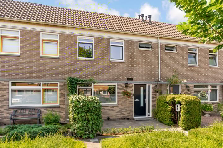 Joris Ivenslaan 24 in Almere