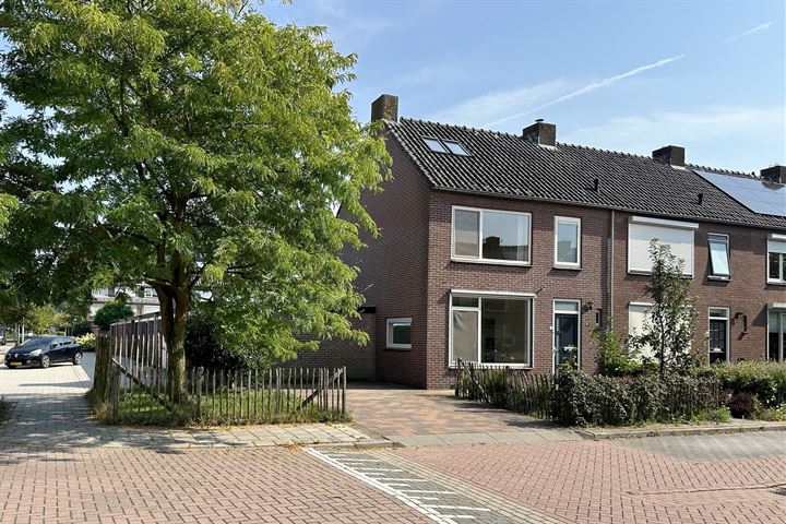 Jozef Israëlslaan 1 in Woudenberg