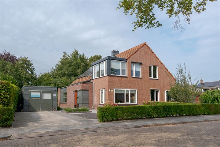 Juffrouw Clewitsstraat 2A in Nieuw-Roden