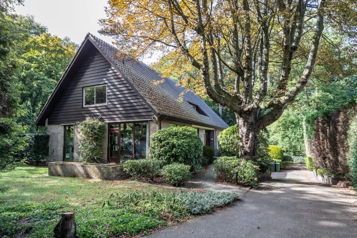Photo of property Juliana van Stolberglaan 1, Aerdenhout
