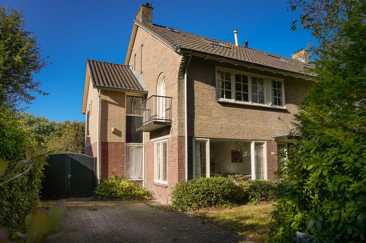 Photo of property Juliana van Stolberglaan 26, Naarden