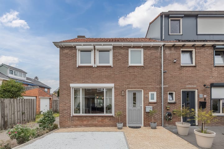 Juliana van Stolbergstraat 18, Terneuzen Photo of property Juliana van Stolbergstraat 18, Terneuzen