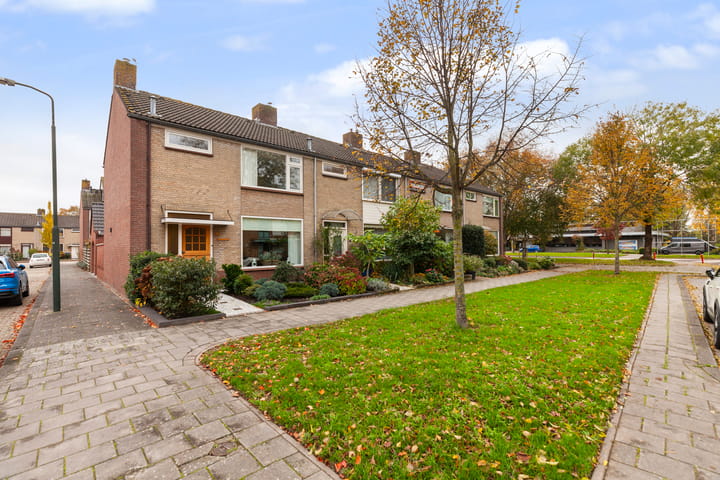 Juliana van Stolbergstraat 34 in Hardinxveld-Giessendam