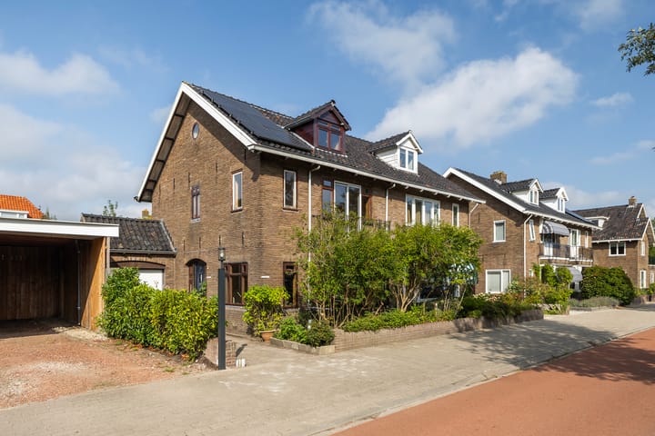 Photo of property Julianalaan 20, Leeuwarden