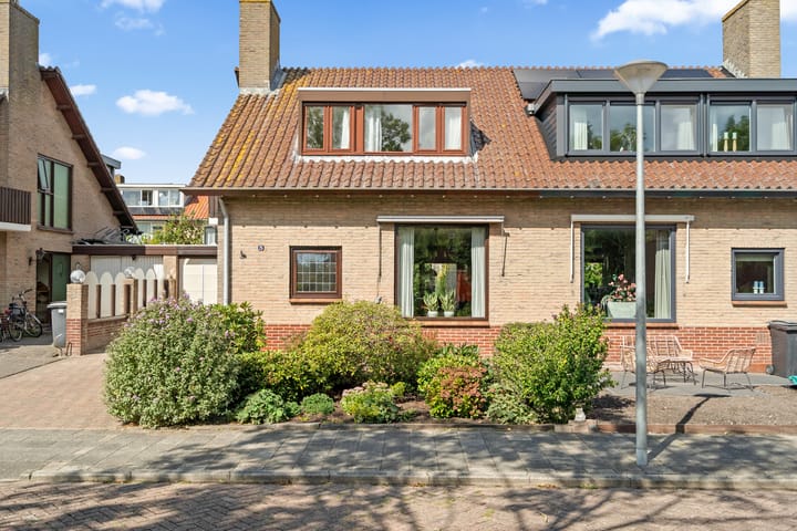Julianalaan 25 in Zegveld