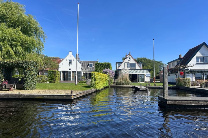 Photo of property Julianalaan 38, Kaag