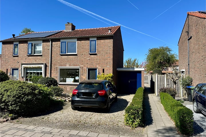 Photo of property Julianalaan 61, Vleuten