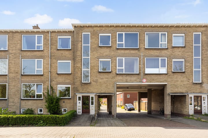 Photo of property Julianalaan 73b, Leeuwarden