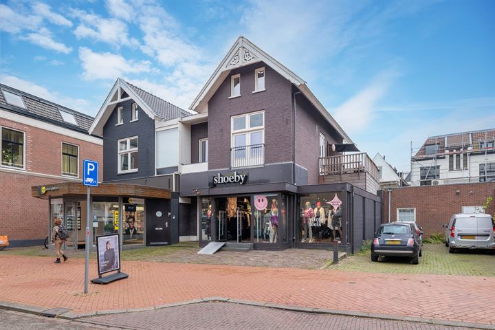 Julianaplein 3A in Bussum